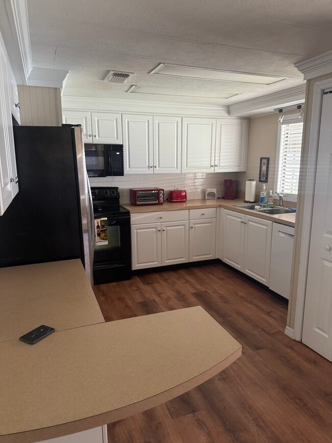 Photo - 1045 Great Lakes Dr