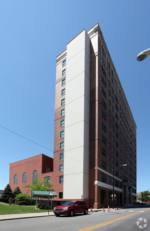 Photo - 131 W Boardman St