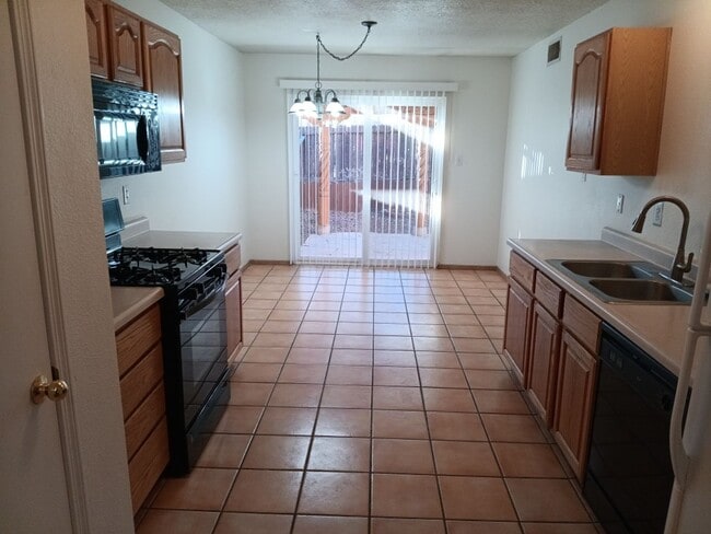 Photo - 3 Bedroom, 2 Bathroom Home! Schedule a Showing Today!