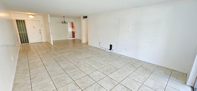 Photo - 1670 NE 191st St Unidad 115-3