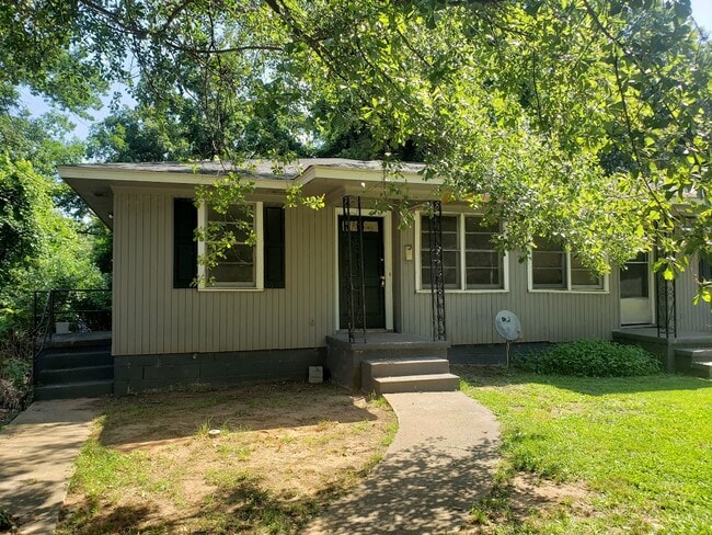 Photo - 139 Cleveirvine Ave House