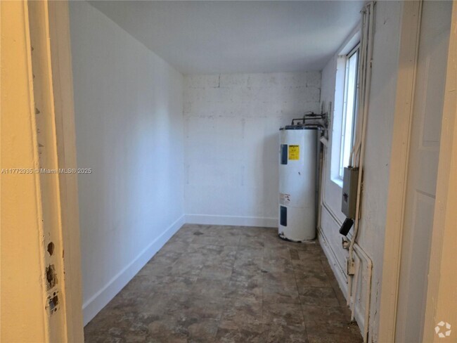 Building Photo - 1875 NW 91st St Rental
