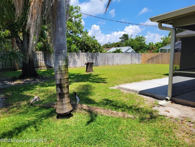 Photo - 245 Harbour Dr E