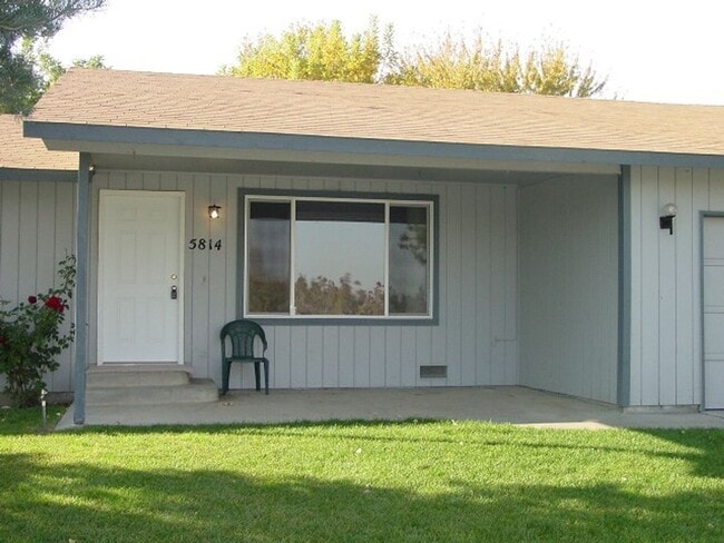 Building Photo - 5812-5822 W METALINE AVE Unit 5814