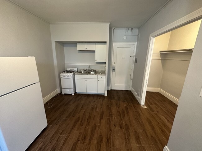 Photo - Virginia Apartments