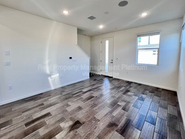 Photo - 1544 Farmhouse Ln