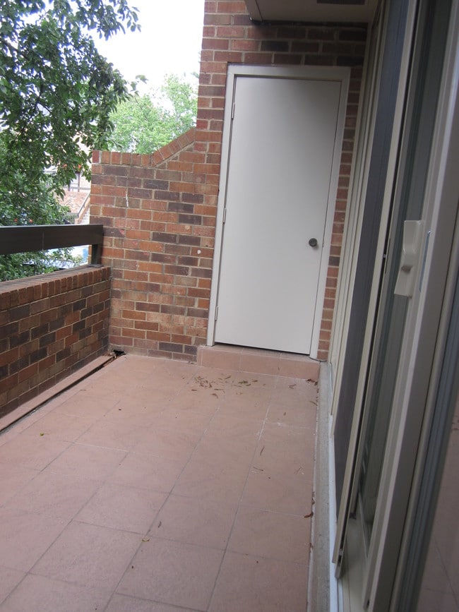 balcony for bikes or outdoor dining - 658 15th St S