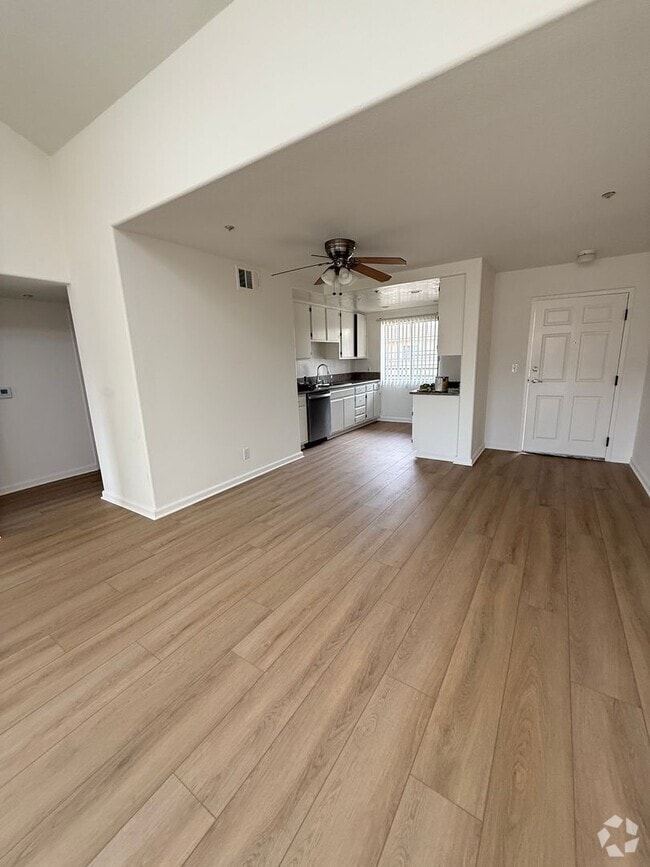 Building Photo - 715 Rental