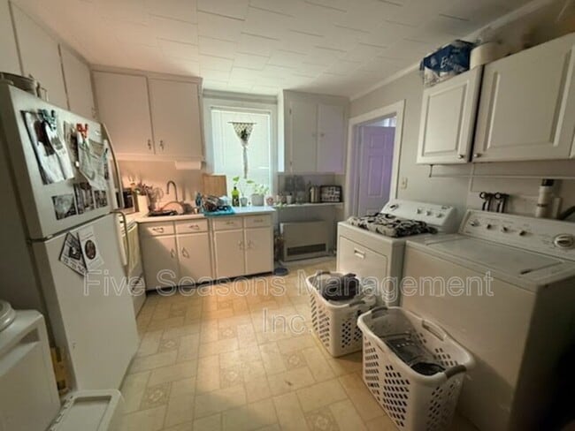 Photo - 28-30-30 Conger Ave