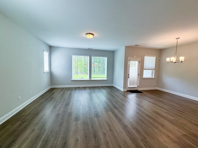 Photo - 3027 Dunnock Dr