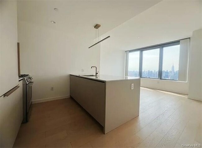 Photo - 3 Ct Square W Unidad 4912