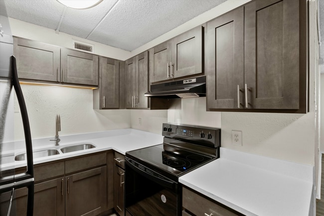 10-4Q4A5504.jpg - Paradise Gardens 55+ Senior Apartments