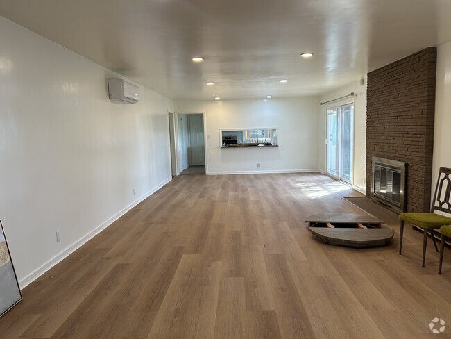 Building Photo - 6104 Bernhard Ave Rental