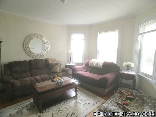 Building Photo - 75 Elmira St Rental