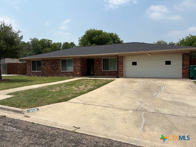 Photo - 308 Live Oak Dr House