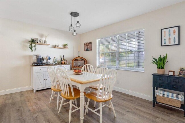 Photo - 2455 NE 51st St Unit E102