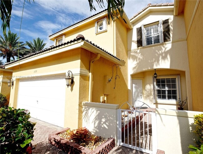 Photo - 5536 NW 113th Pl Townhome