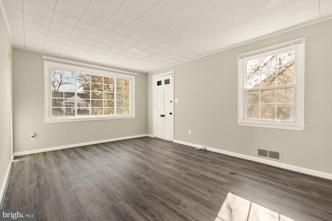 Photo - 3024 Wayne Rd