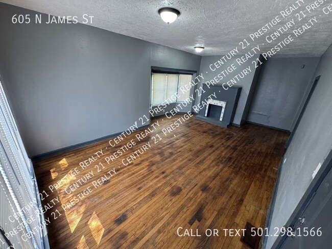 Photo - 605 N James St