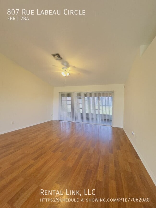 Photo - 807 Rue Labeau Cir