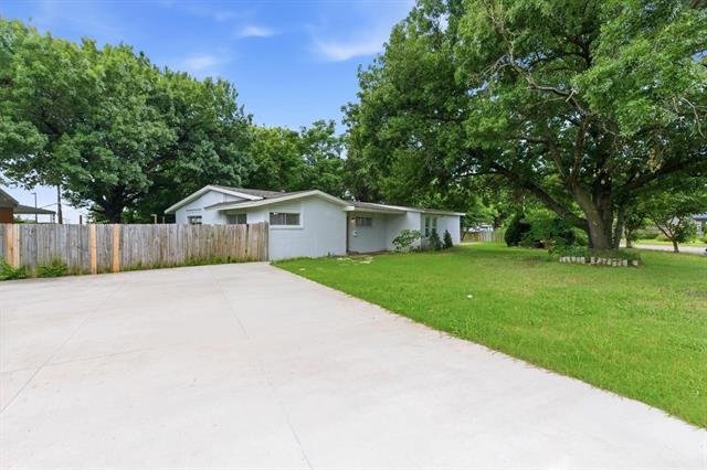 Building Photo - 2204 Dunloe Ave