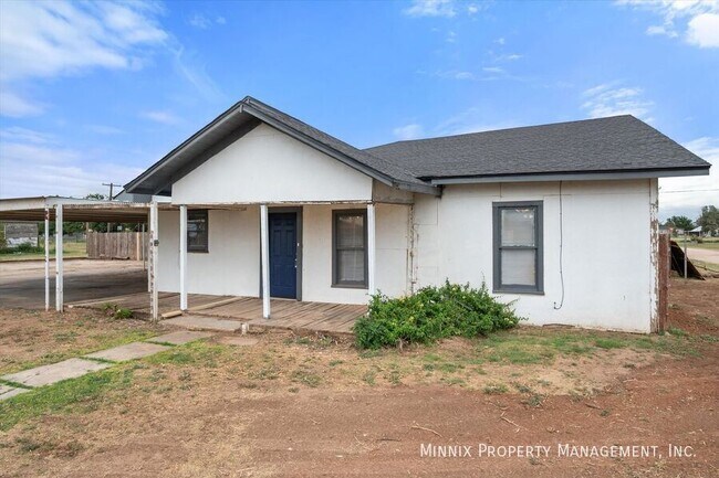 Photo - 1302 Ave. E (FS)-1