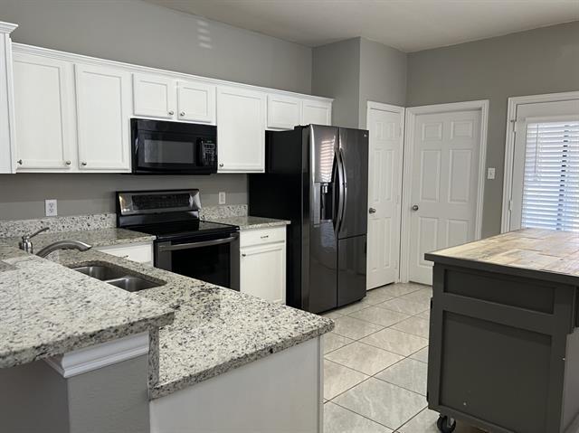 Photo - 9809 Cedarcrest Dr