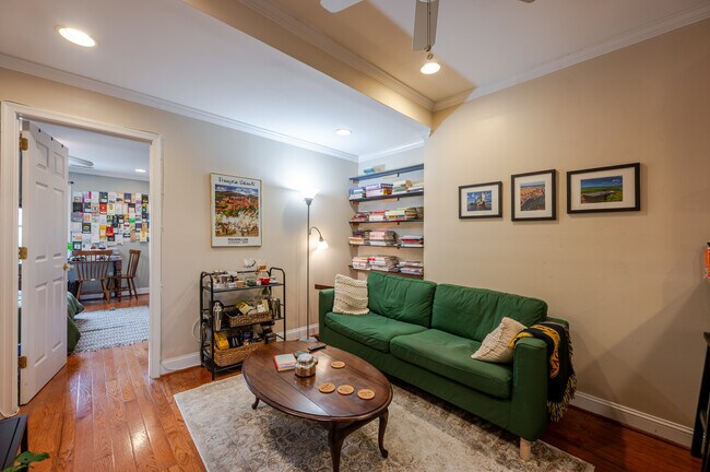 Photo - 1006 N St NW Unit 4