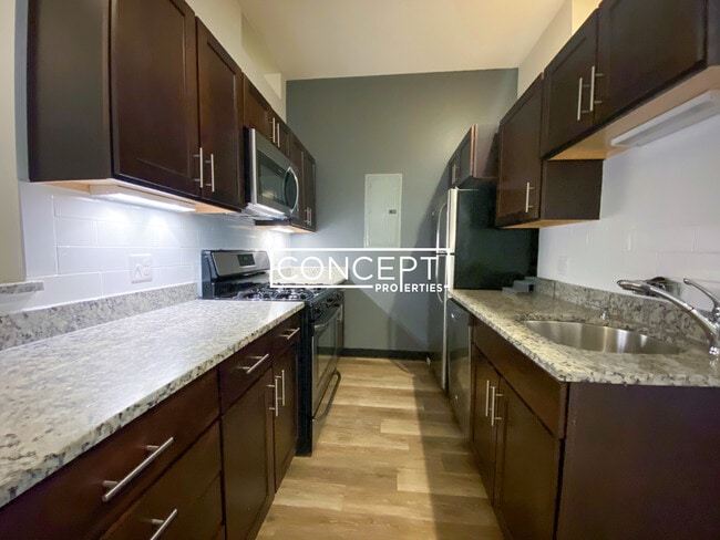 Building Photo - 160 E Berkeley St Unit 316