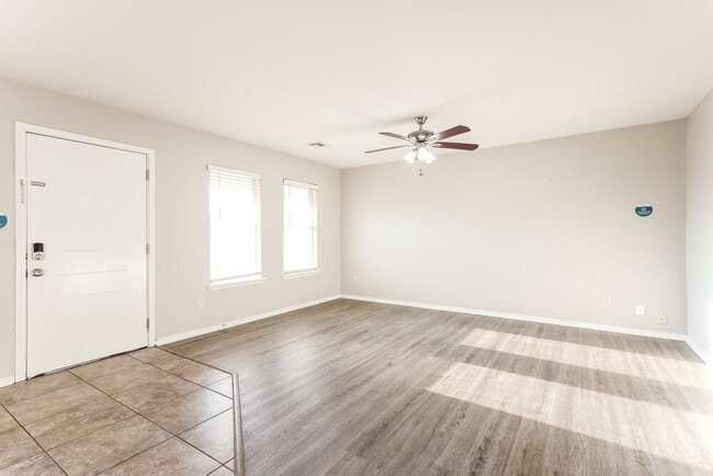 Photo - 1933 Creekridge Dr