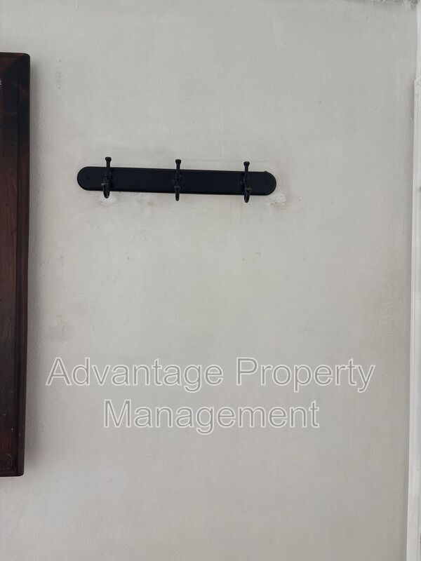 Photo - 146 SW Cottage St