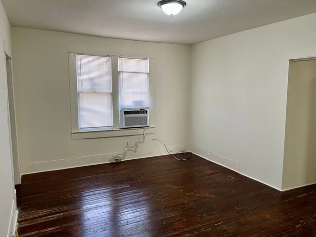 Photo - West End 3 Bedroom, 1 Bath for Rent! House