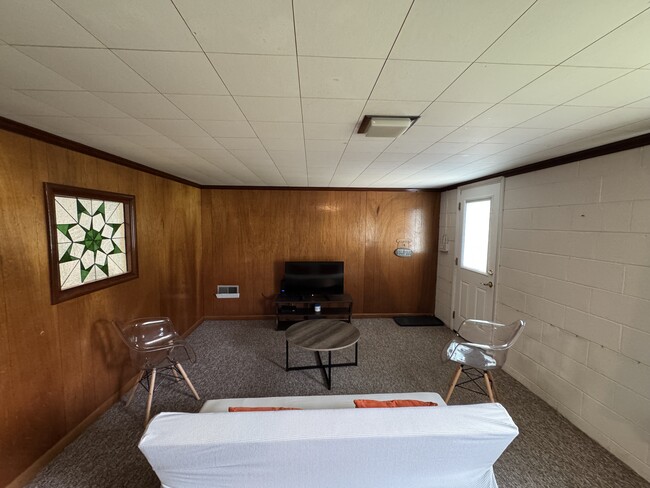 Basement - 33 Millbrook Rd