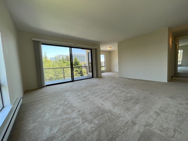 Photo - TOP FLOOR 1BD/1BATH Condo Available For Rent at the Watergate Community in Emeryville!!!! Unit 412