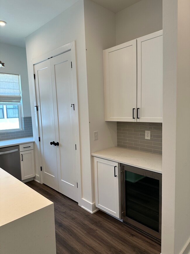 Photo - 1253 Wright Ln SE