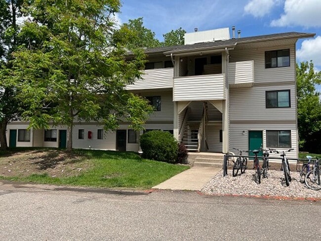 Building Photo - Spacious Two-Story Condo in Midtown Fort Collins