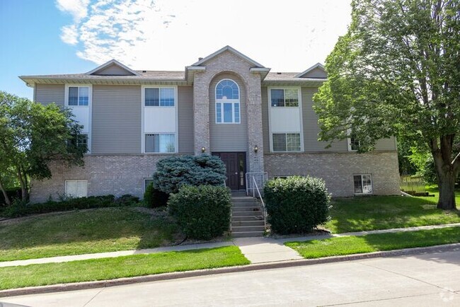 Building Photo - $1,095 | 2 Bedroom, 1 Bathroom 2nd Floor C... Rental