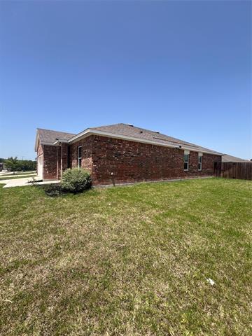 Photo - 794 Yorkshire Dr