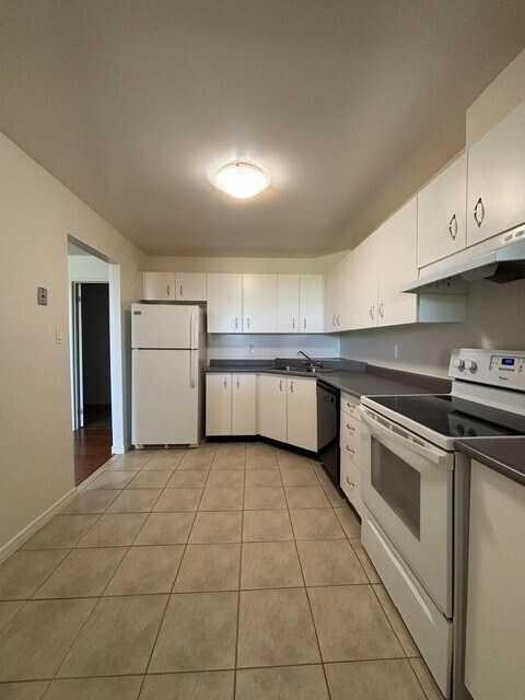 Photo - Greenvale Village Building F,G, Garden Homes