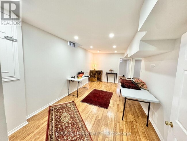 Photo - 33 Forestside Ct