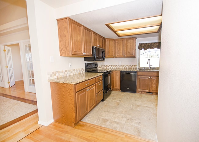 Photo - Beautiful 4 bedroom Single Level Home with Hard Wood Floors _ Pet Friendly!