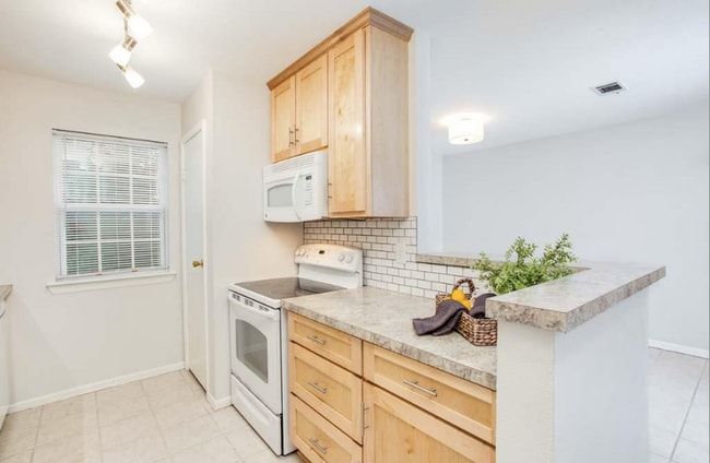 Photo - 808 Kalanchoe Ct