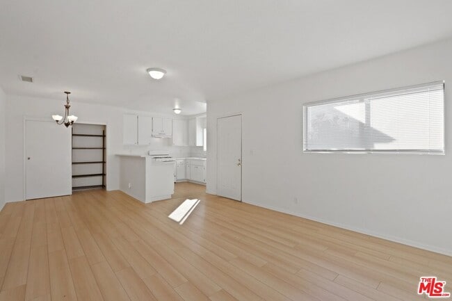 Photo - 5429 Troost Ave Unidad 4