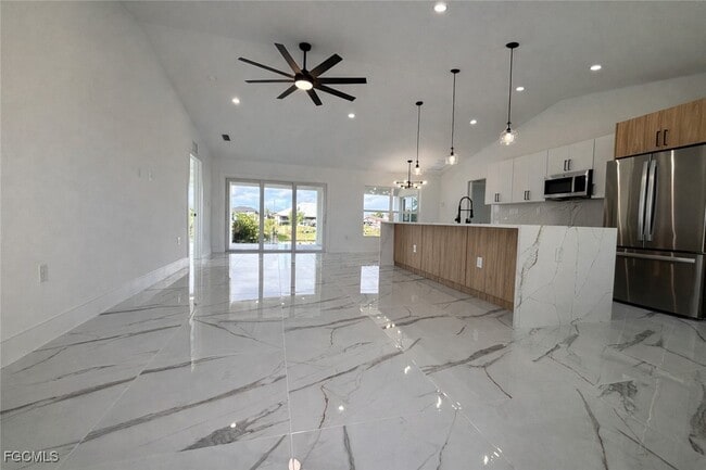 Photo - 3018 NE 1st Pl