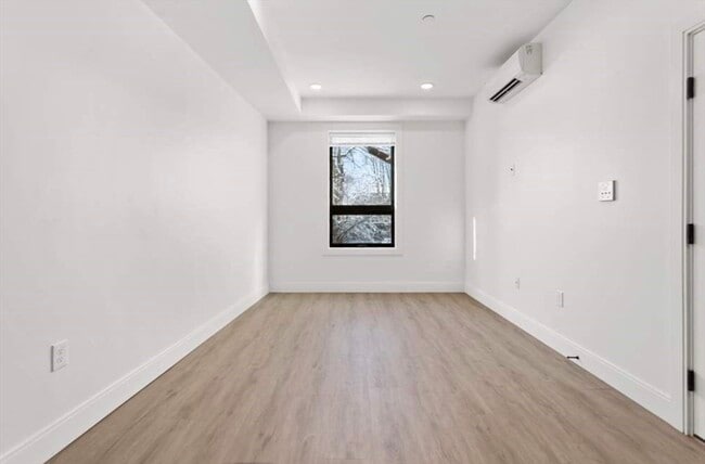 Photo - 1137 Washington St Unit 5