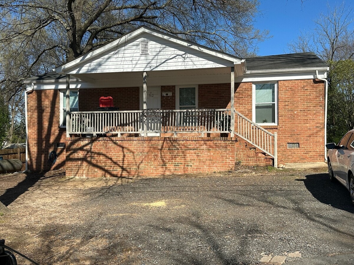 Photo - 912 Plyler St