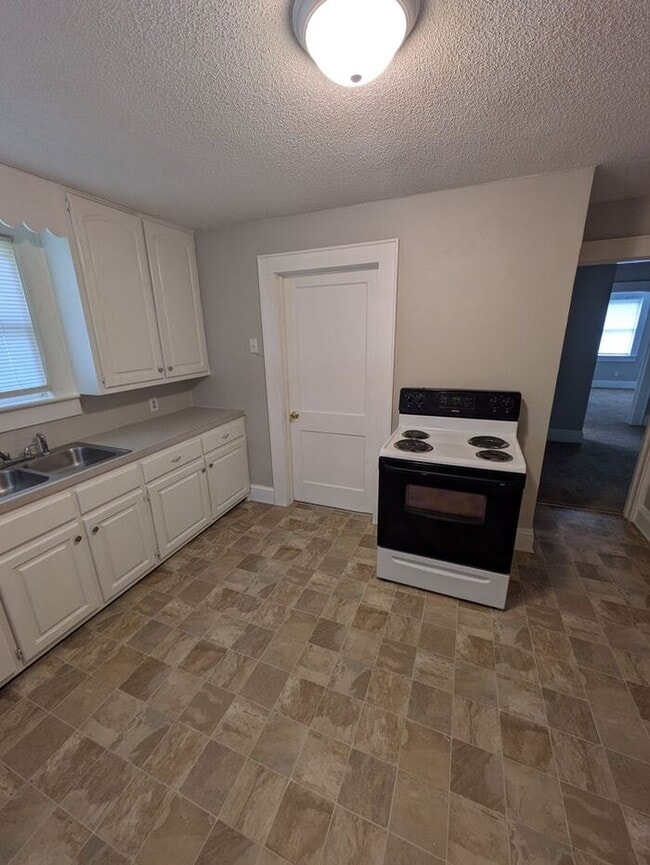Photo - 2BD/2BA House in Hickory