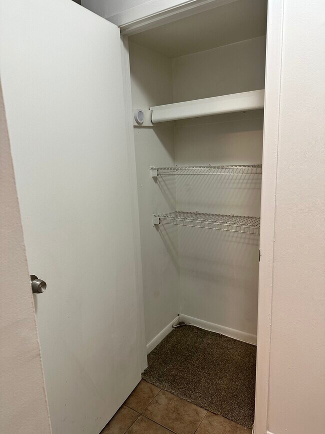 316 White Horse Pike Condo Condo for Rent in West Collingswood, NJ