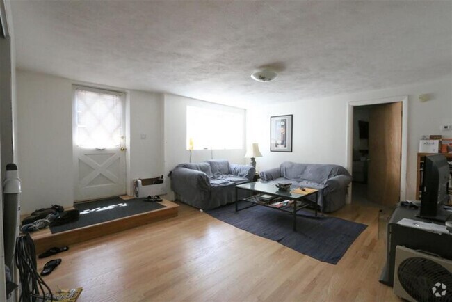 Building Photo - 65 Cedar St Unit 3 Rental