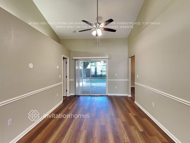 Photo - 3913 78th Pl E